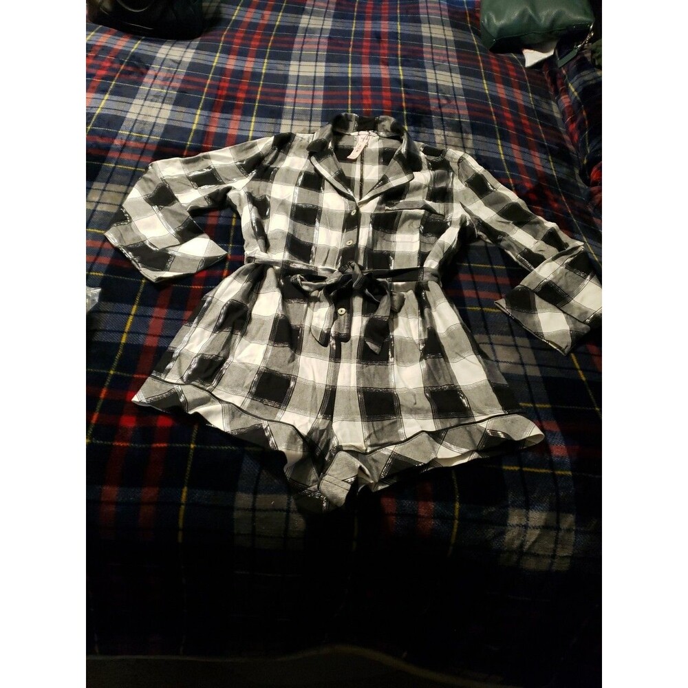 WOMAN'S VICTORIA'S SECRET SIZE:M BLACK CHECK ROMPER LOUNGE/PJ OUTFIT*NWT*SO CUTE